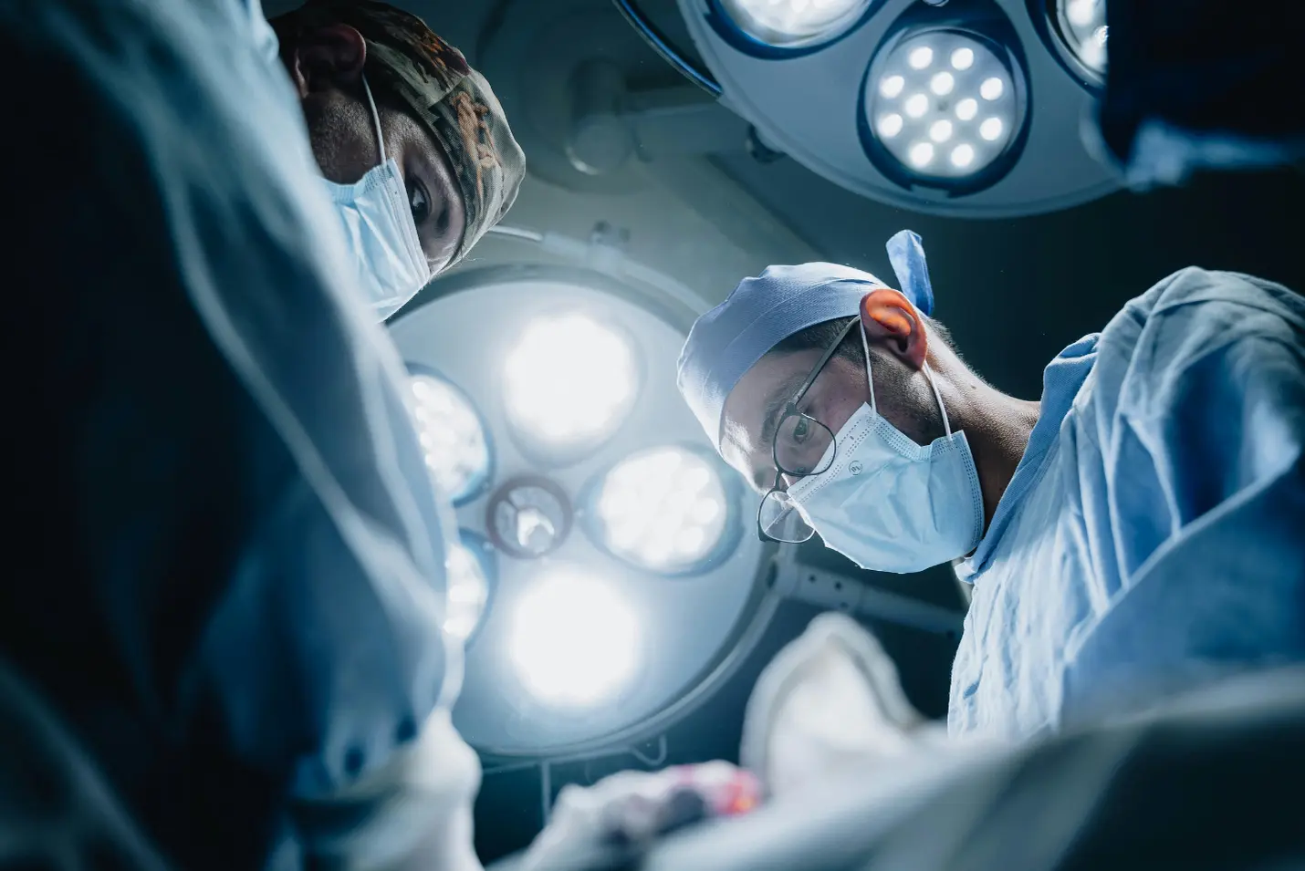 Zespół medyczny podczas zabiegu operacyjnego